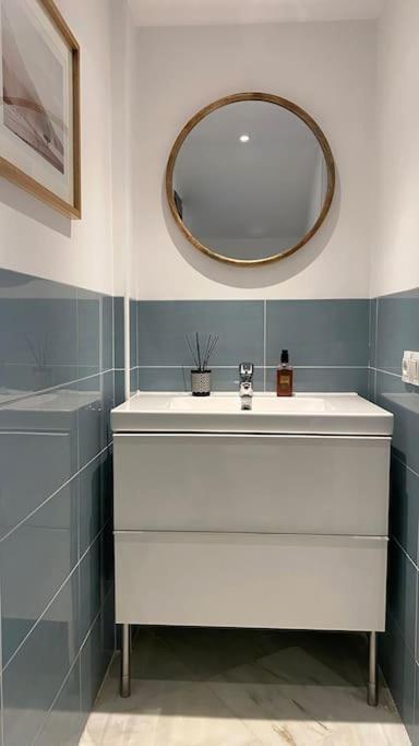 マルベーリャSuperb Townhouse In Golden Mileアパートメント エクステリア 写真
